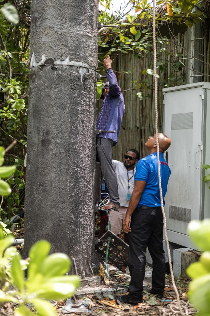 Construction of Monopole Foundation 24m — Dhiraagu